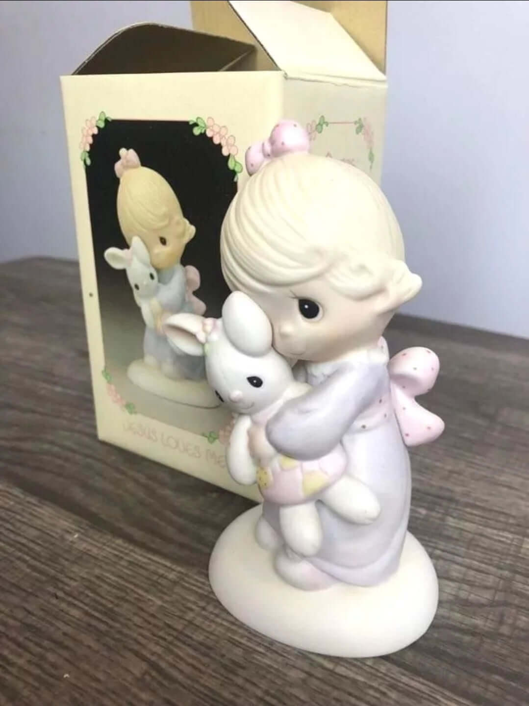 PRECIOUS MOMENTS JONATHAN DAVID "JESUS LOVES ME" E-1372/G... 1978 - The Bargains Basement