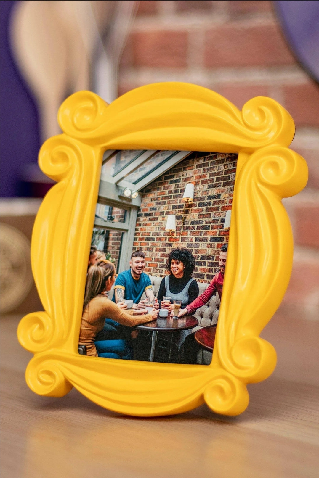 Paladone FRIENDS 7 X 5.75 - The Bargains Basement