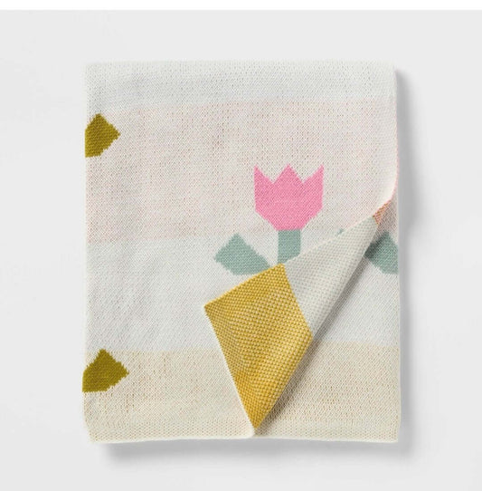 48x58 Tulip Throw Blanket - pillowfort - The Bargains Basement48x58 Tulip Throw Blanket - pillowfort