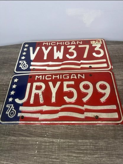 Lot Of 2-  1976 MICHIGAN LICENSE PLATES FLAG BICENTENNIAL RED WHITE BLUE VINTAGE