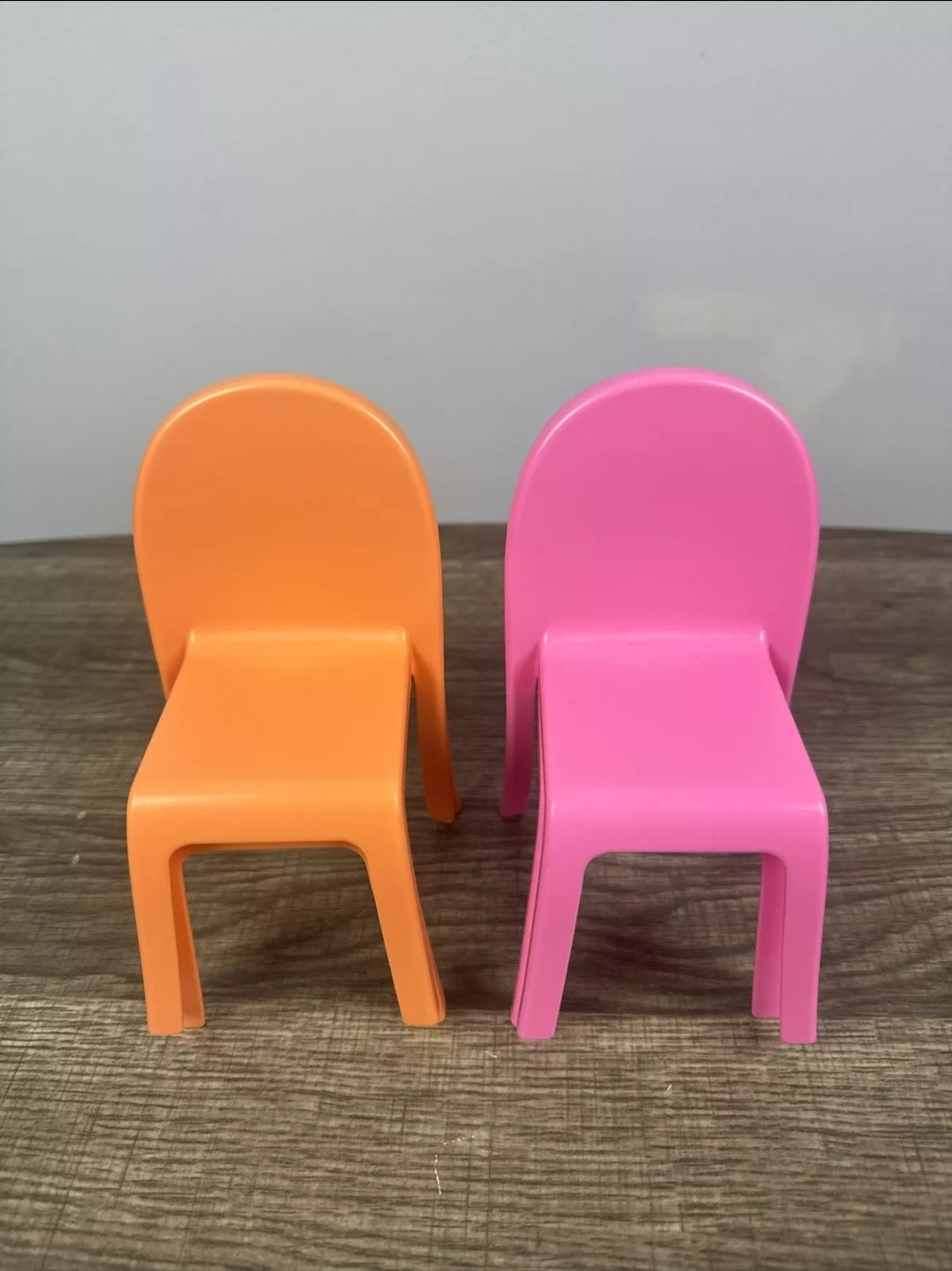 Barbie Dream House 2018 Replacement Parts - 2 Orange Chair and 2 pink Chairs LOT