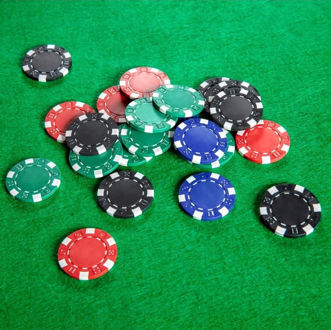 Deluxe Poker Set with Aluminum Case - 200 Chips & Cards - The Bargains BasementDeluxe Poker Set with Aluminum Case - 200 Chips & Cards