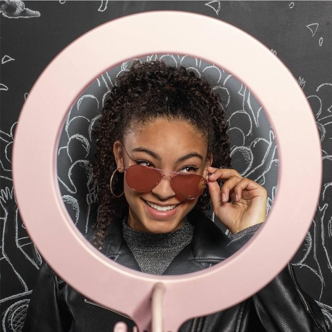 FAO Schwarz Social Star Selfie Light Stand - The Bargains BasementFAO Schwarz Social Star Selfie Light Stand