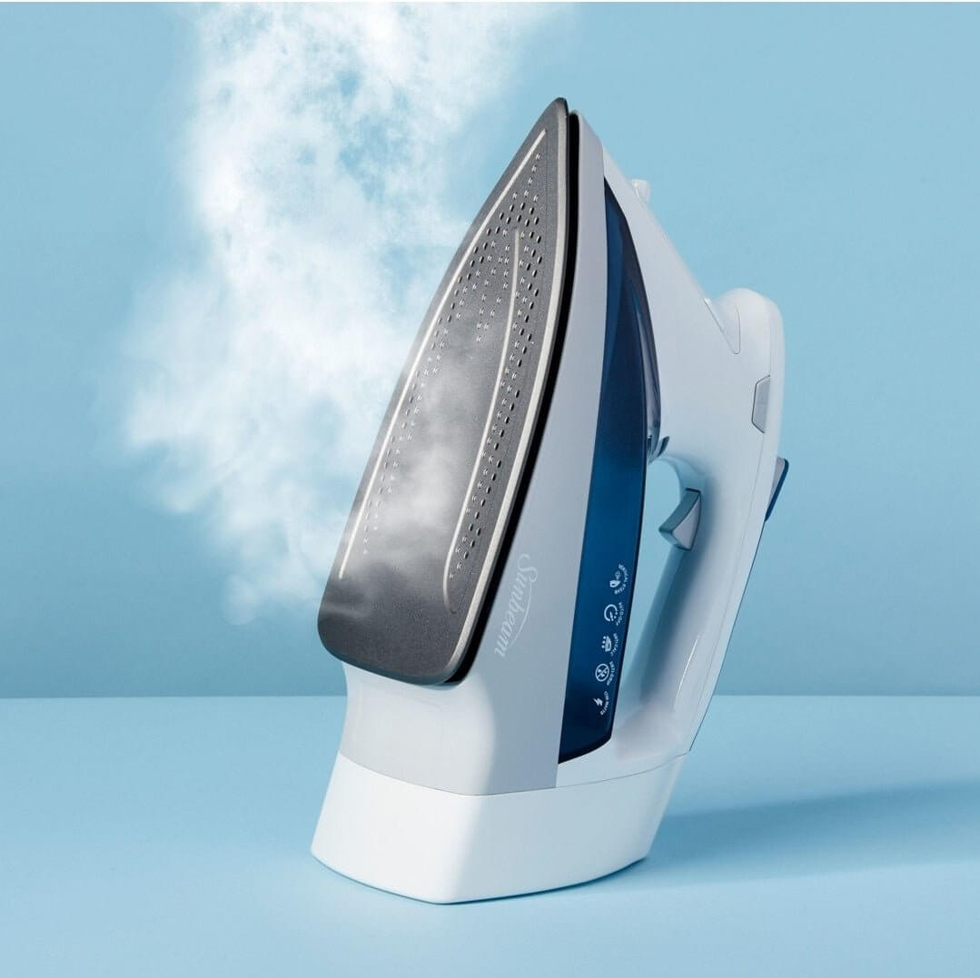 Sunbeam 1700W Steam Iron with Retractable Cord - The Bargains BasementSunbeam 1700W Steam Iron with Retractable Cord