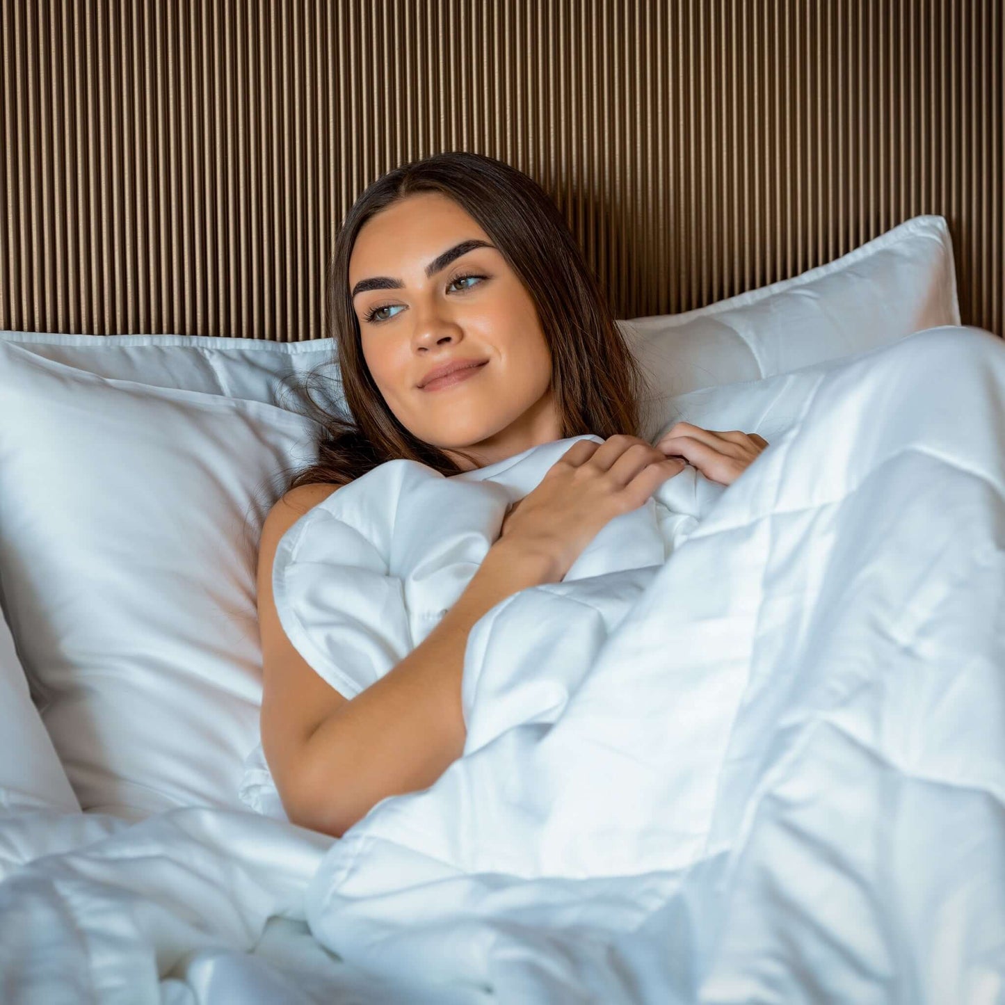 Cooling Comforter Set – Temperature-Regulating Eucalyptus Silk Comforter & Pillow Shams - The Bargains Basement