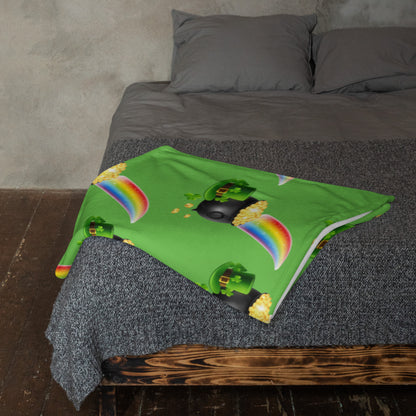 Chase the rainbow Throw Blanket