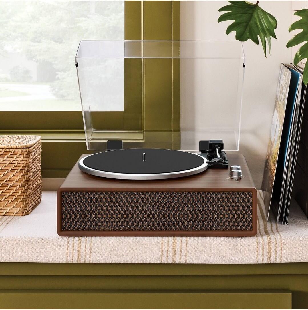 Wood Finish Retro record Player - heart & hand with Magnolia - The Bargains BasementWood Finish Retro record Player - heart & hand with Magnolia